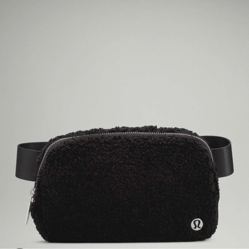 Lululemon fleece belt bag